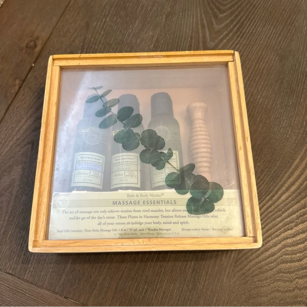 Bath & Body Works Aromatherapy Pure Essential Oil Massage‎ Kit Wood Box Gift Set